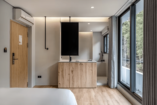 在樹梢與山風的呵護下入眠，溪頭五間捨不得退房的旅宿，住進山的溫柔