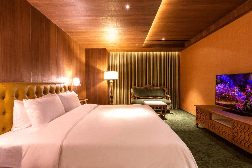 從車站晨光到城市夜色，五種台中住宿帶你體驗不同步調的旅程