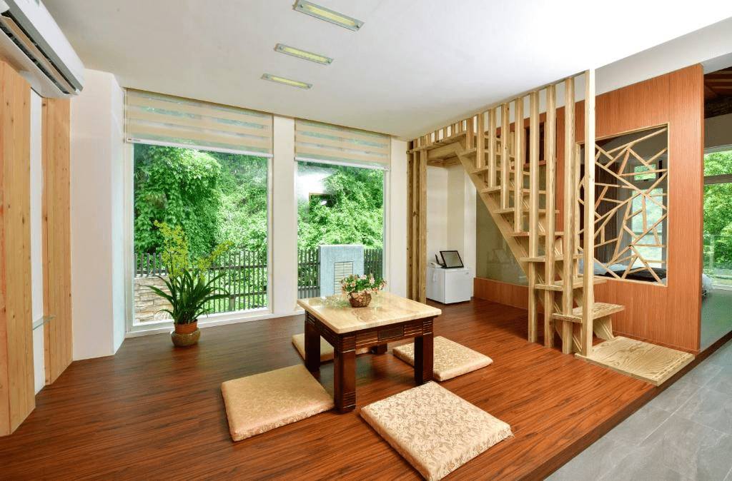 在苗栗安排一晚停留，用旅宿裡的柔和燈光替自己換上一種更慢的節奏