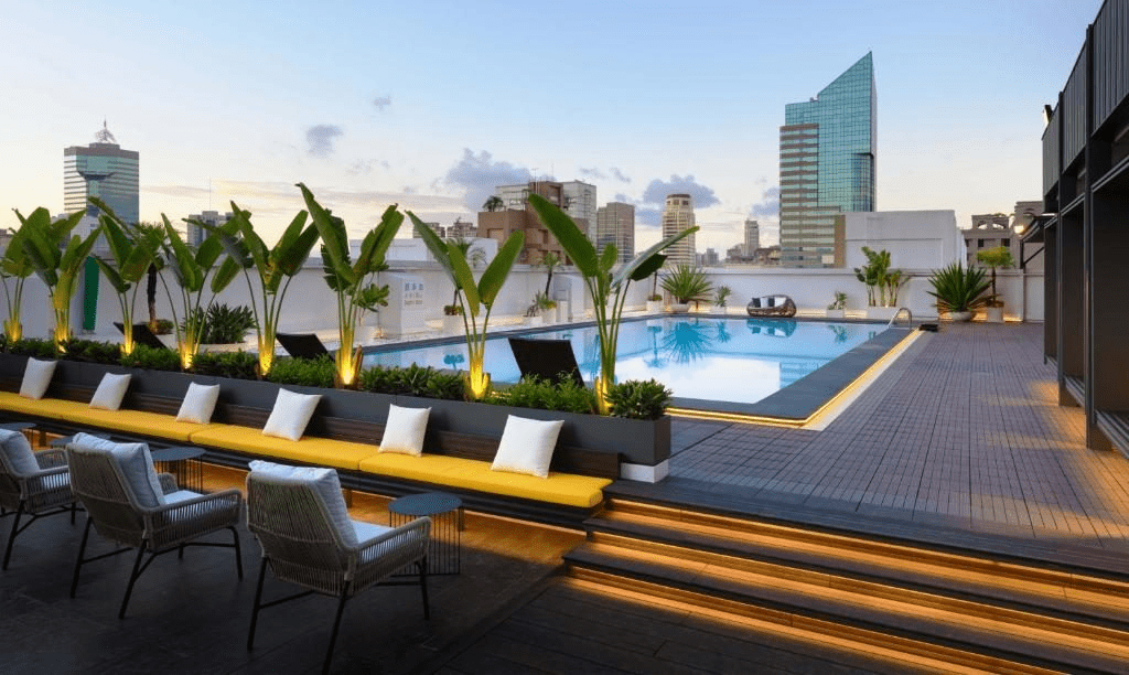 把行李放進高雄福華大飯店的那一刻,感覺旅程忽然輕盈起來,城市風景也跟著變柔軟