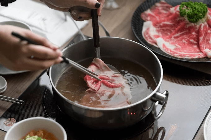 把行李放進高雄福華大飯店的那一刻,感覺旅程忽然輕盈起來,城市風景也跟著變柔軟