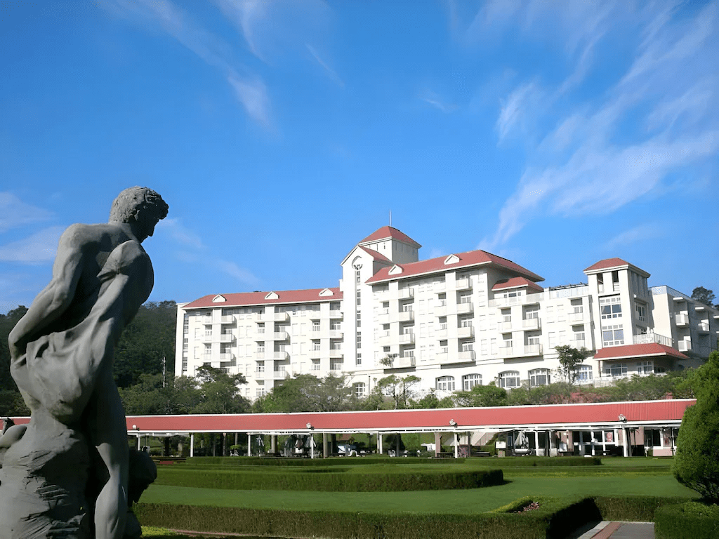 沿著苗栗三義的步道慢慢走進西湖渡假村，把週末交給森林與陽光的溫柔節奏