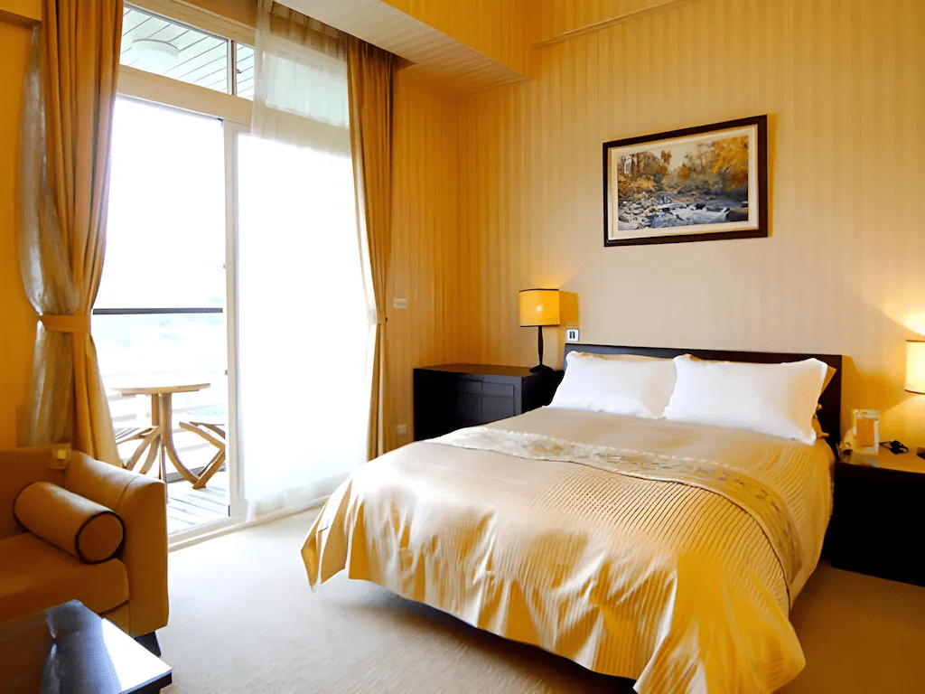 沿著苗栗三義的步道慢慢走進西湖渡假村，把週末交給森林與陽光的溫柔節奏