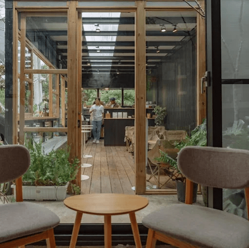 走進台東金崙的晨光裡，讓海風吹散疲憊，聽浪聲替旅程慢下節奏