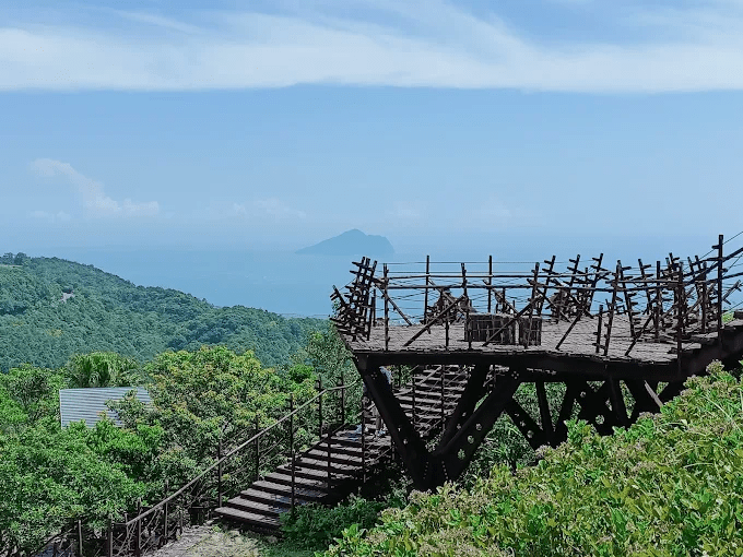 站在金面棧台上，能感受到心曠神怡的開闊視野