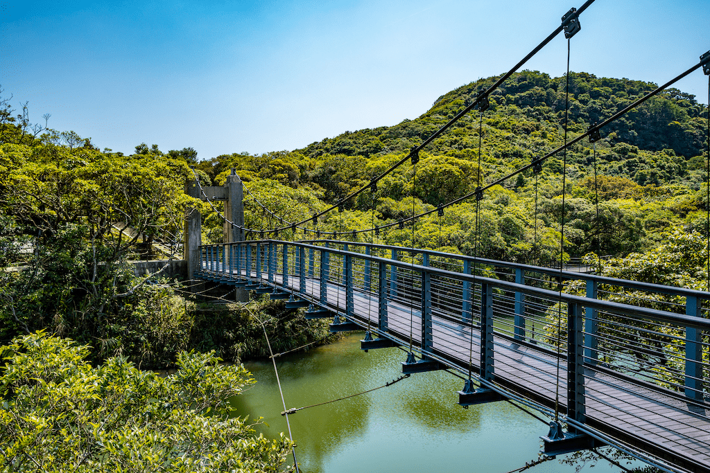 在基隆的山與湖之間散步，把情人湖公園的靜謐藏進記憶裡