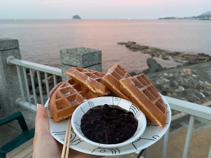 在基隆的山與湖之間散步，把情人湖公園的靜謐藏進記憶裡