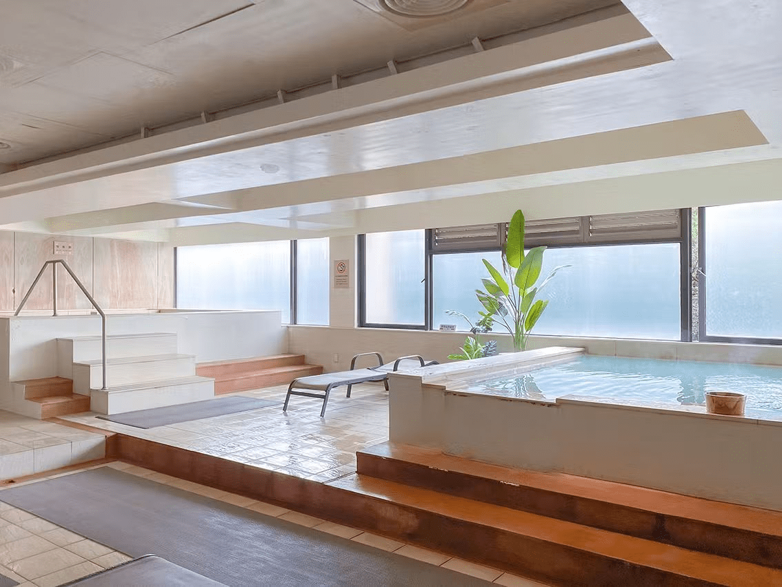 在微涼的北投午後,走進水美溫泉會館泡一場屬於自己的靜溫柔