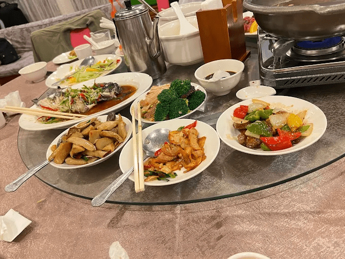 人要衣裝，武陵農場的銀杏也換上金裝，走進金色山林的最美時刻