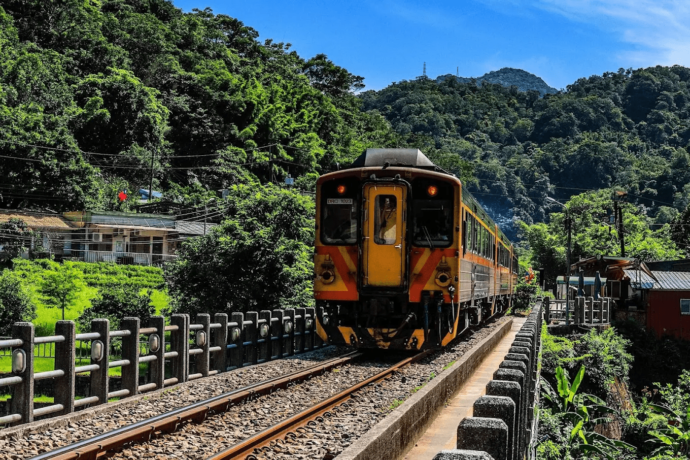🚆 台北火車一日遊懶人包｜平溪線、三貂嶺、淡水線全攻略