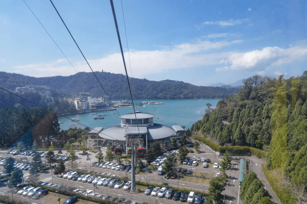 在空中遇見日月潭的美|乘著日月潭纜車從高空看見台灣最柔軟的風景