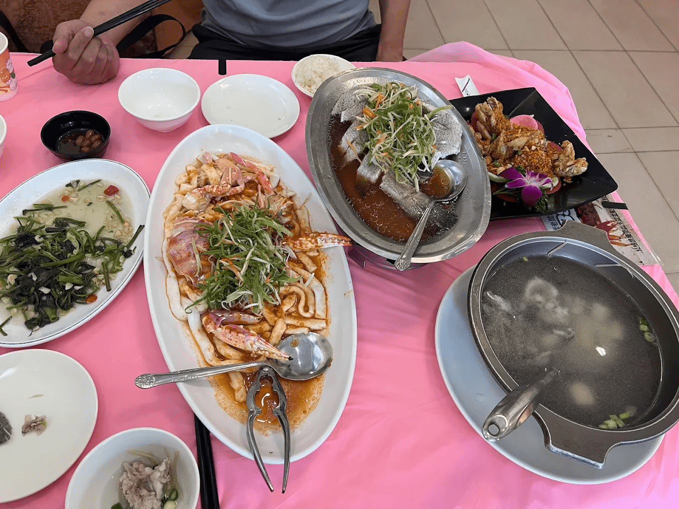 🦀 蟹老闆活海鮮｜烏石港現撈海味，宜蘭頭城最熱門的海鮮餐廳！