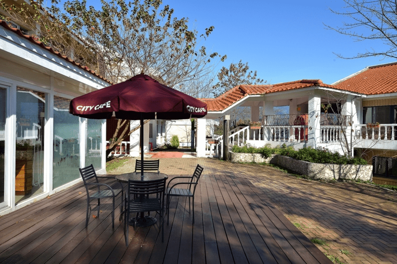 清境農場國民賓館｜當清晨的霧散開，在雲霧山林裡，高山中的寧靜逸所