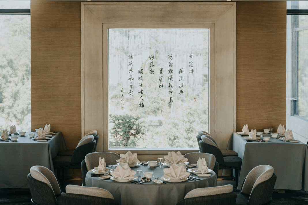 當湖面映出星光，在雲霧與月色間，泡一場會呼吸的假期｜雲品溫泉酒店