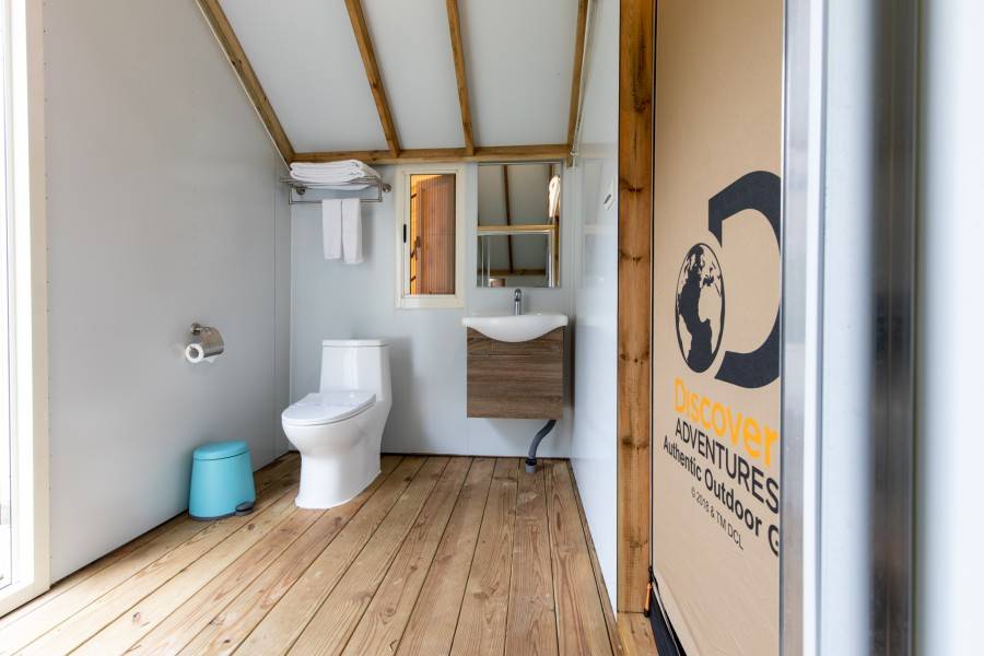 營區夜景帳篷燈光