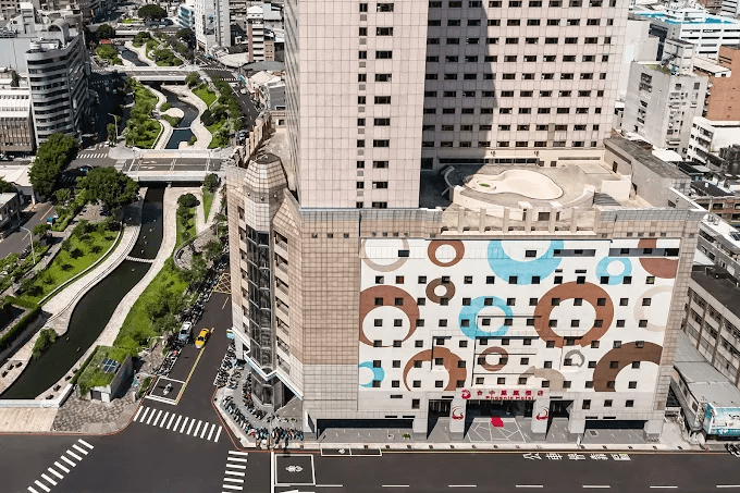 在城市的光裡慢下來，當旅程需要一點溫度，台中鳳凰酒店為你留一盞燈