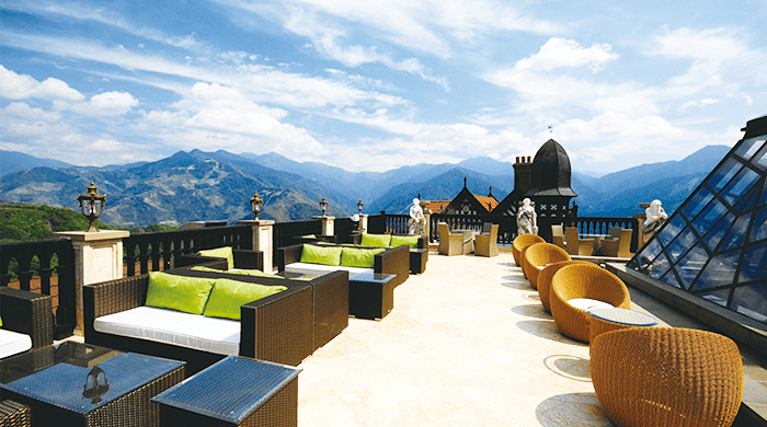 每個房間都通往山的另一面，旅行的答案，有時會藏在清境的一扇窗景裡