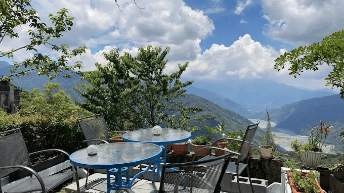 在雲上安靜生活一晚，山風吹過的房間，走進南投這五間居所的溫柔邀請