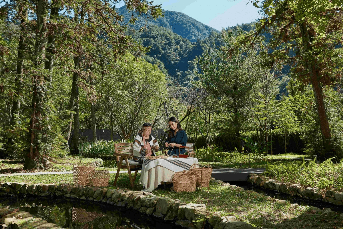 在山谷裡醒來，把自己交給山林和溫泉，虹夕諾雅谷關讓你重新愛上安靜