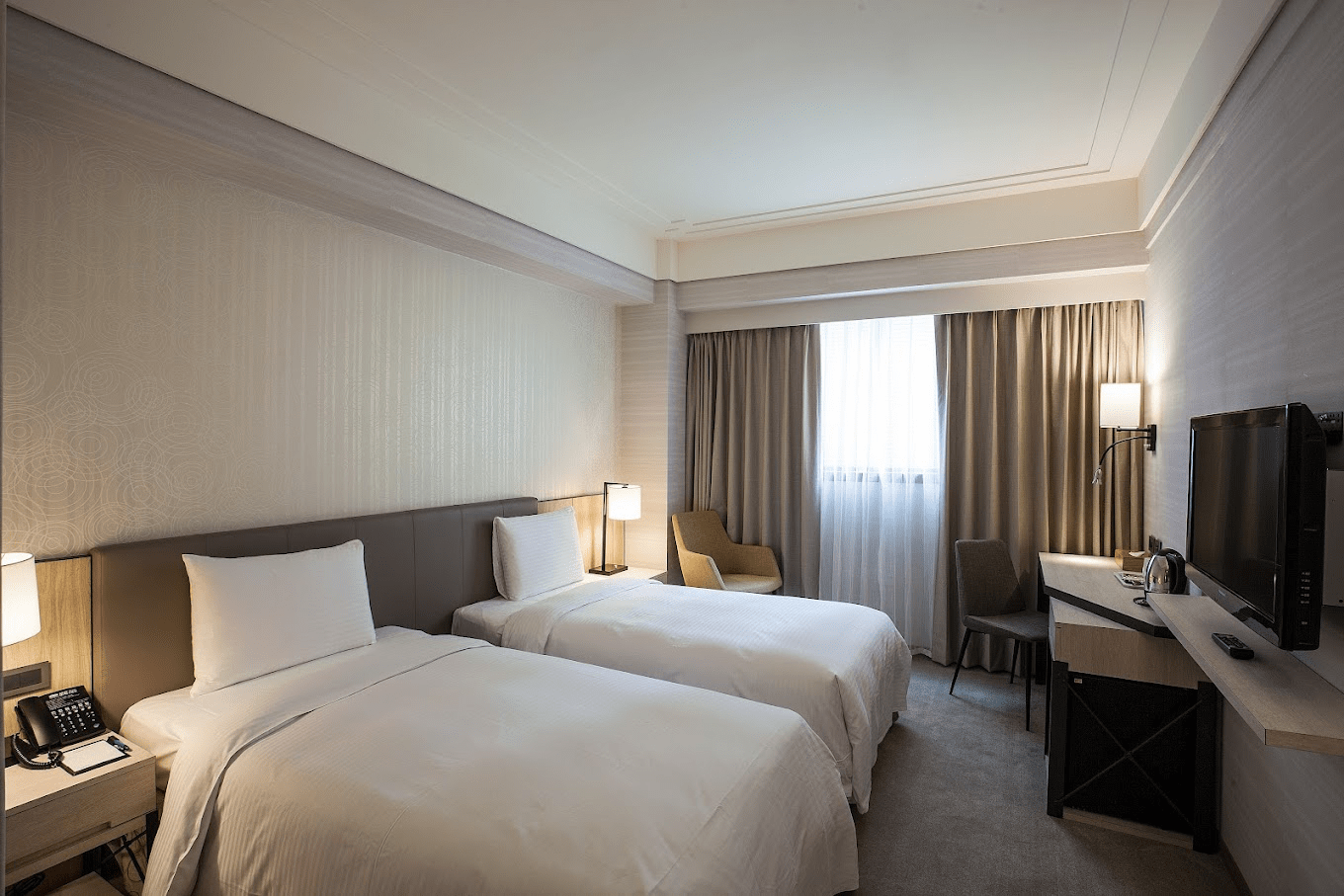 步行就能抵達的城市風景，在光影之間，住進台北星辰飯店裡的一夜安穩