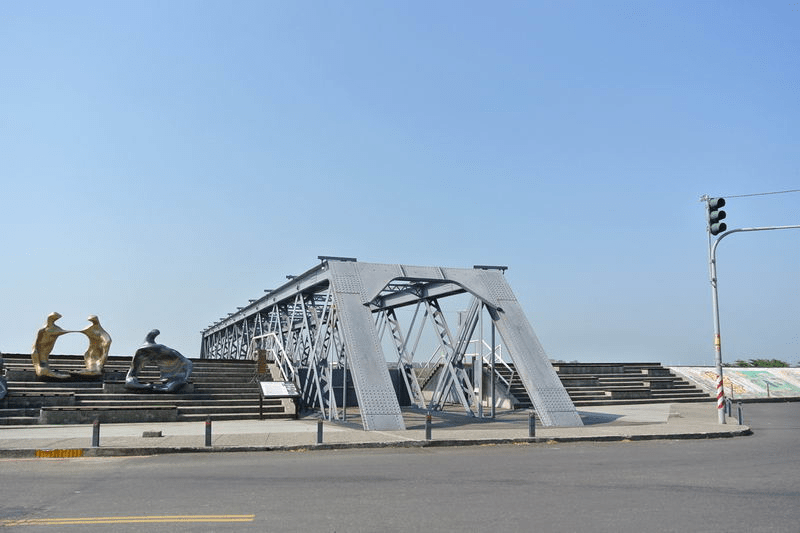 沿著山風與小路，雲林的風吹得很輕柔，剛好帶我走進一段山與湖的旅程