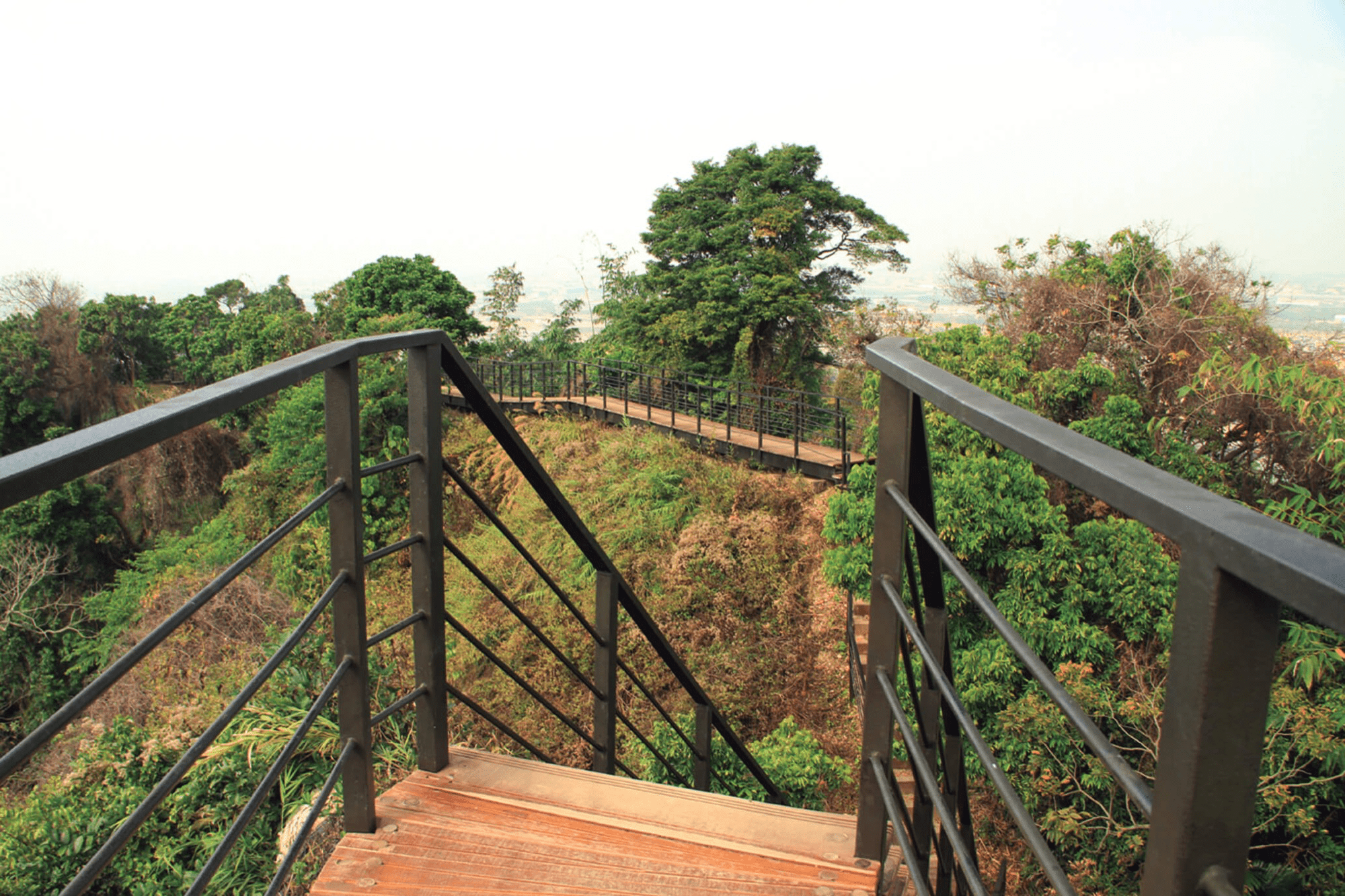 沿著山風與小路，雲林的風吹得很輕柔，剛好帶我走進一段山與湖的旅程