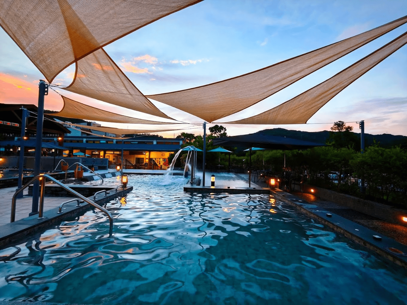 泡進山間的柔光裡，看溫泉升起的薄霧，是羅浮溫泉山谷寫給旅人的情書