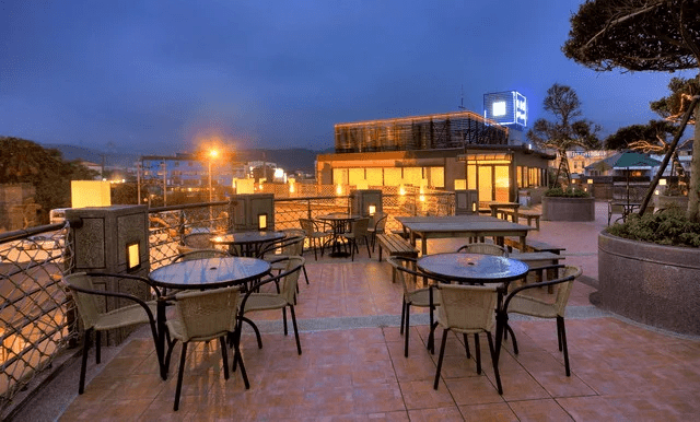 🛁 金山金湧泉 SPA 溫泉會館：全台少見「海底溫泉」× 南洋風情園區，一泊多享的放鬆度假日常