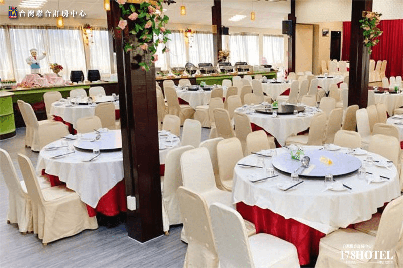 飯店內的水漾湖畔餐廳，環境優雅舒適