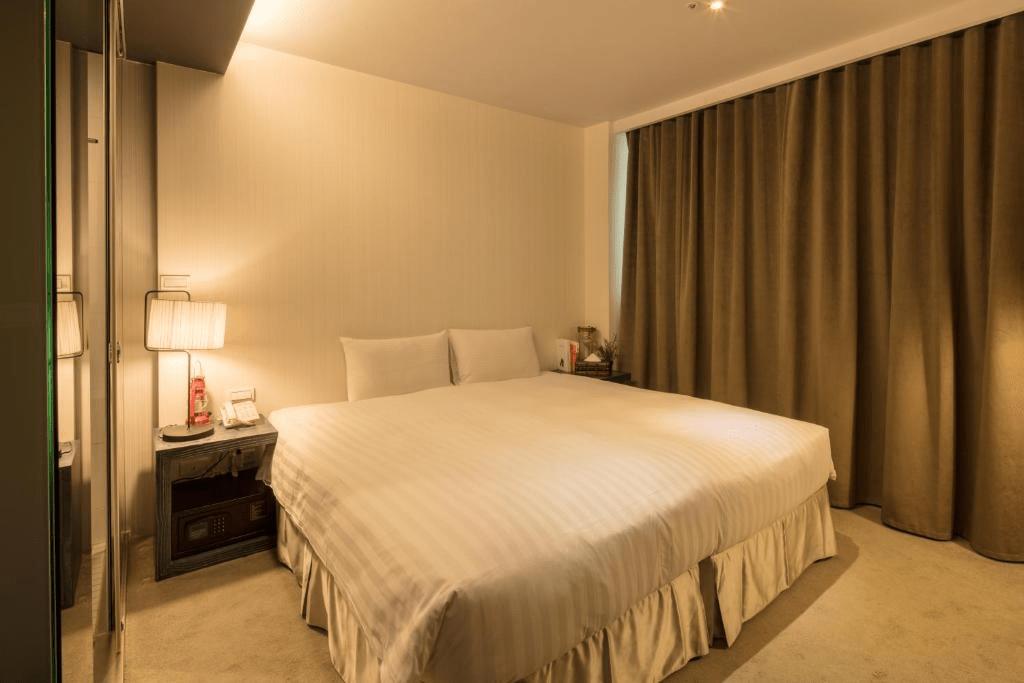 讓旅程從台北飯店的窗景開始,把城市的風與光收進一晚溫柔又輕盈的休息裡