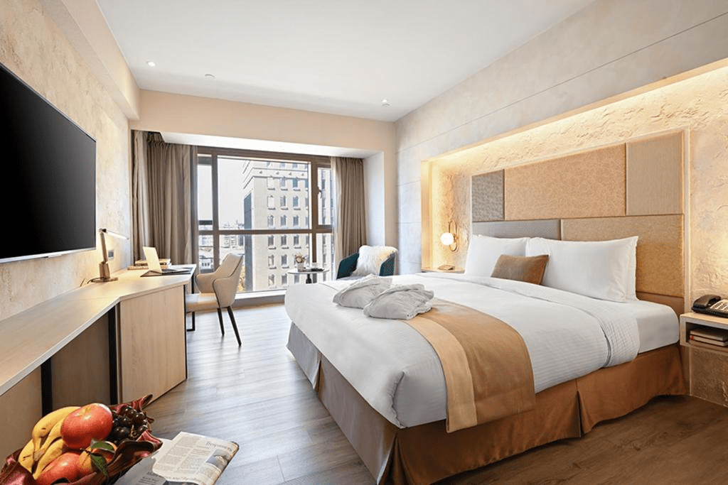 讓旅程從台北飯店的窗景開始,把城市的風與光收進一晚溫柔又輕盈的休息裡