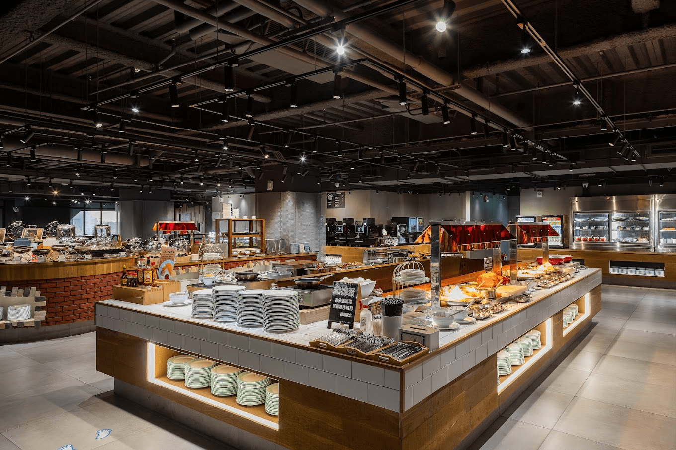 把旅程安放在鳳凰酒店的窗景裡面,短暫留宿一晚台中最溫柔的城市角落