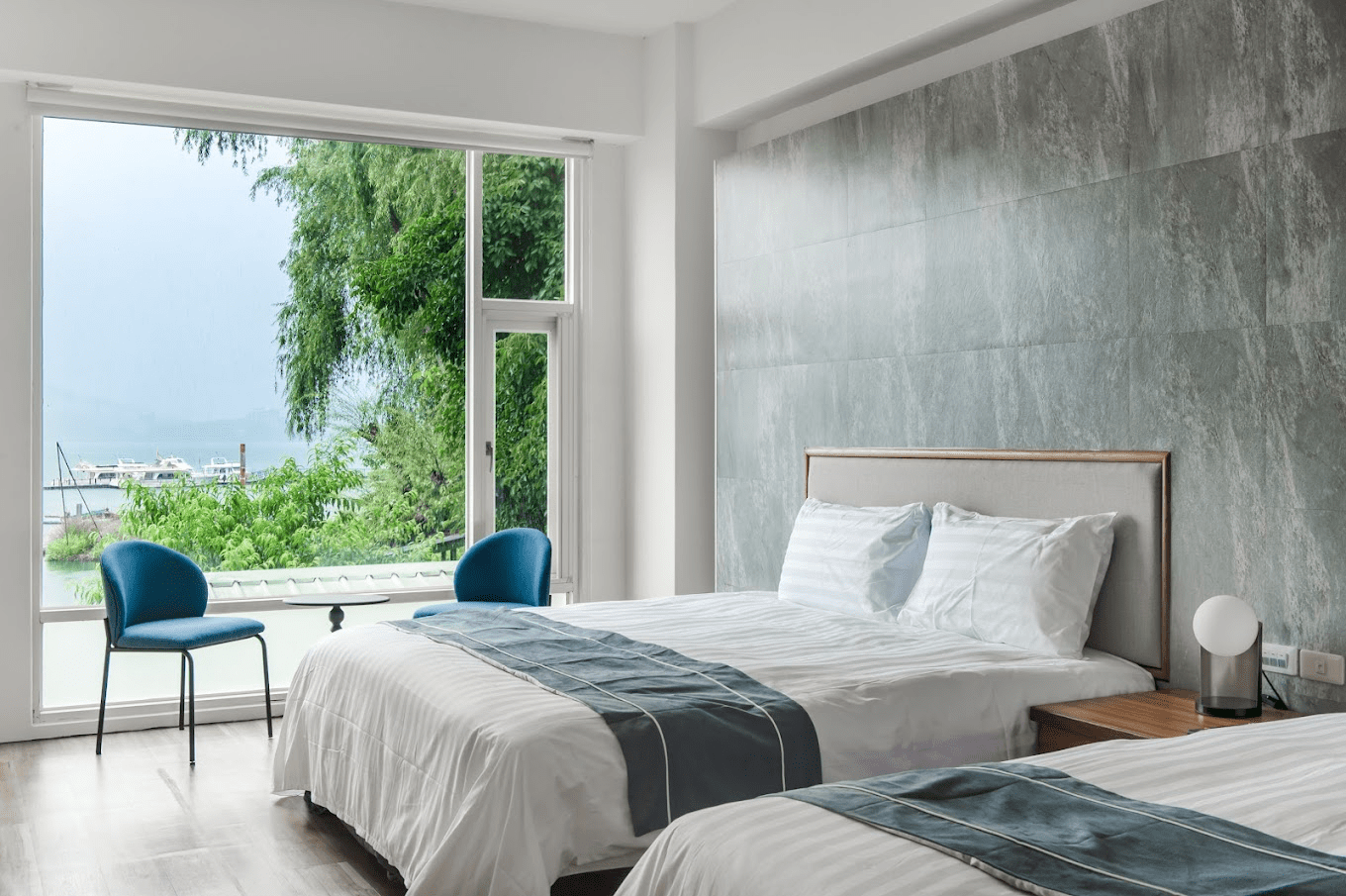 湖面薄霧與第一道光,在水漾民宿的晨光湖色醒來,聽見日月潭的慢節奏