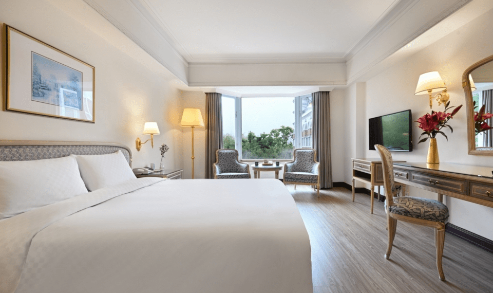 用一晚住進森林的靈魂深處，霧散之後，看見溪頭米堤大飯店的溫柔輪廓