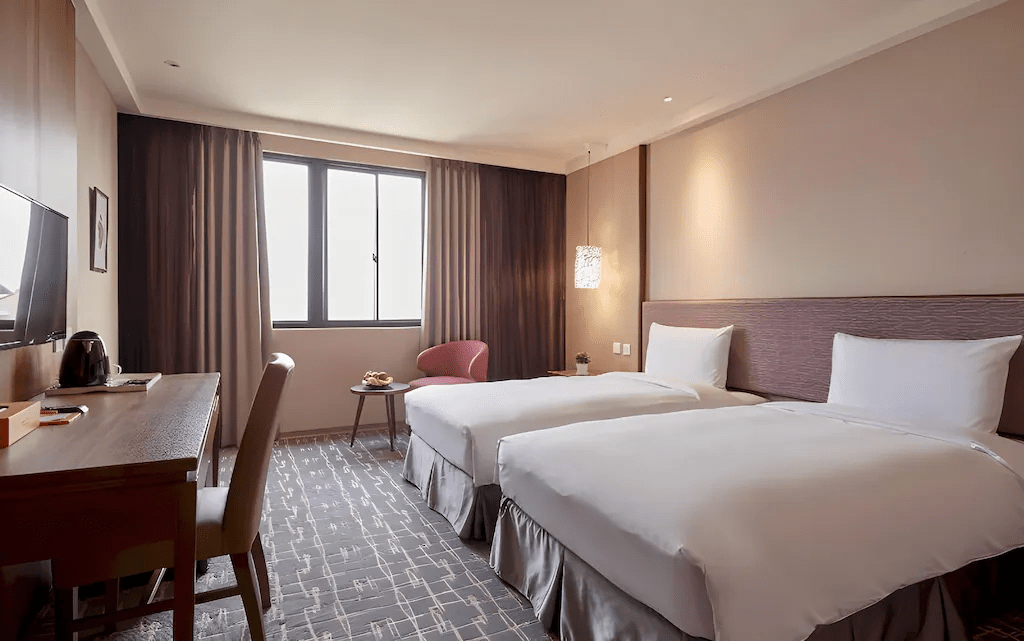 把夜市的熱氣與城市的慢步調收進旅程裡，住一晚理想的嘉義住宿讓行程更自在