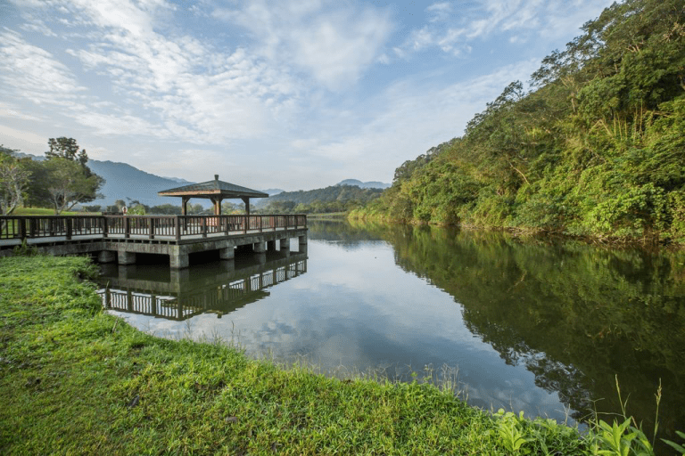 在湖畔把時間放慢,給自己一個綠色的下午,在三坑自然生態公園慢慢走