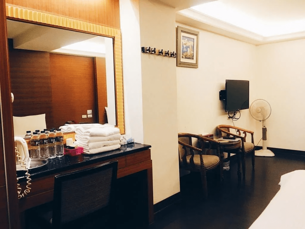 穿過新竹車站附近的柔和街巷，入住華泰經典旅店享受旅途中最貼近生活的暖意