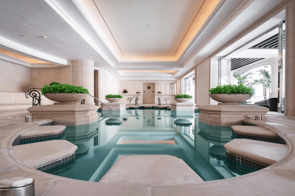 走進宜蘭蘇澳的午後節奏，在瓏山林冷熱泉之間慢慢把身體放回假期裡