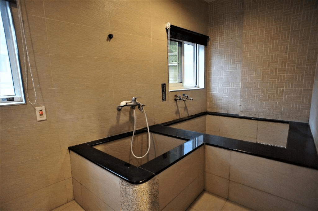 走進關子嶺山谷，在溫泉飯店裡泡一池泥漿暖湯，迎接屬於冬季的放鬆時刻