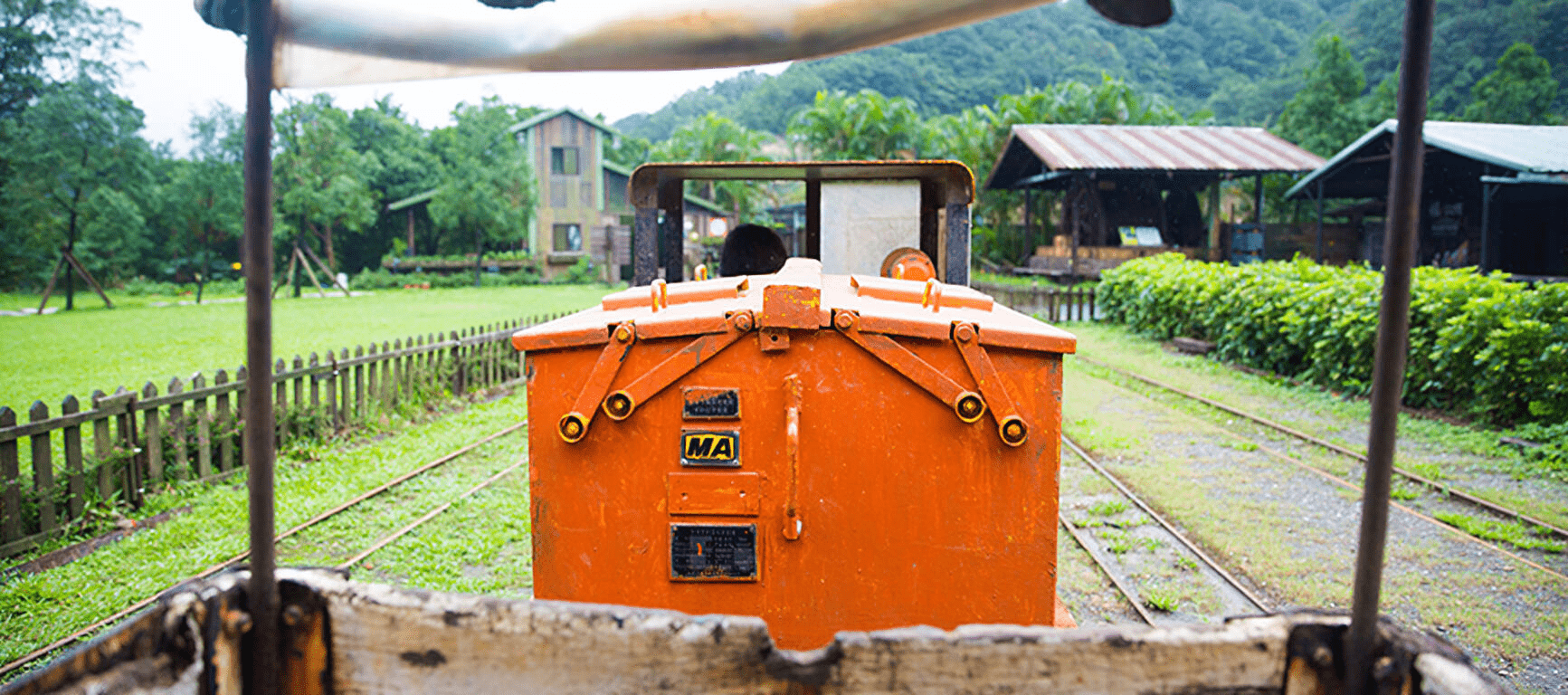 保留完整的運煤車廂與軌道，是見證平溪煤礦發展史的重要證物。