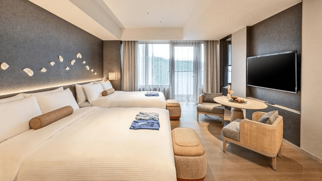 天氣轉涼時往北投出發，住進晶泉丰旅，在白磺溫泉裡迎接一個安靜的夜晚