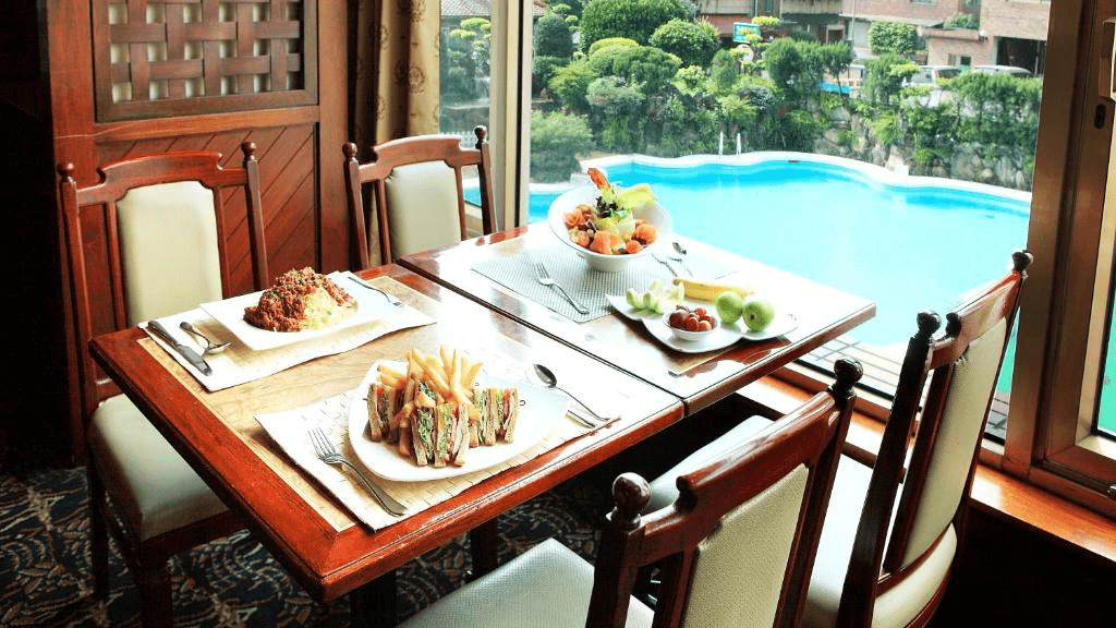 如果台北有一種安定的節奏,大概就在這裡,住進台北福華大飯店的一晚