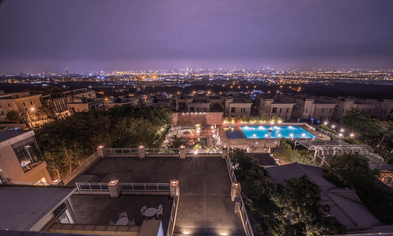 給自己一段空白時間，在山城裡慢慢放鬆，住進清新溫泉飯店的一夜靜謐