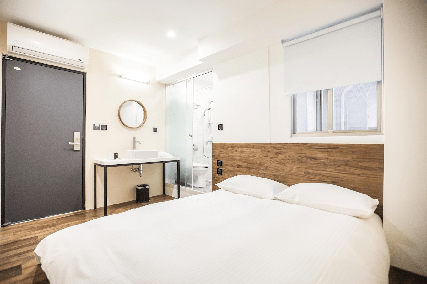 用步行的速度認識台北，把行李放在北門臥客青年旅舍，城市不再那麼遠