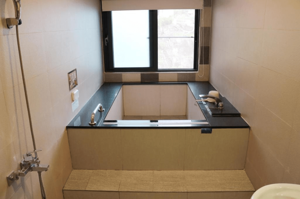 為了好好休息而出發的關子嶺溫泉住宿夜，在山城裡泡湯、過一晚靜靜的時光