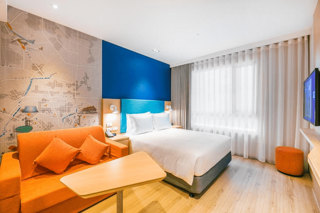 把行李放進台中街景裡，從逢甲到七期慢慢選一晚舒服的住宿