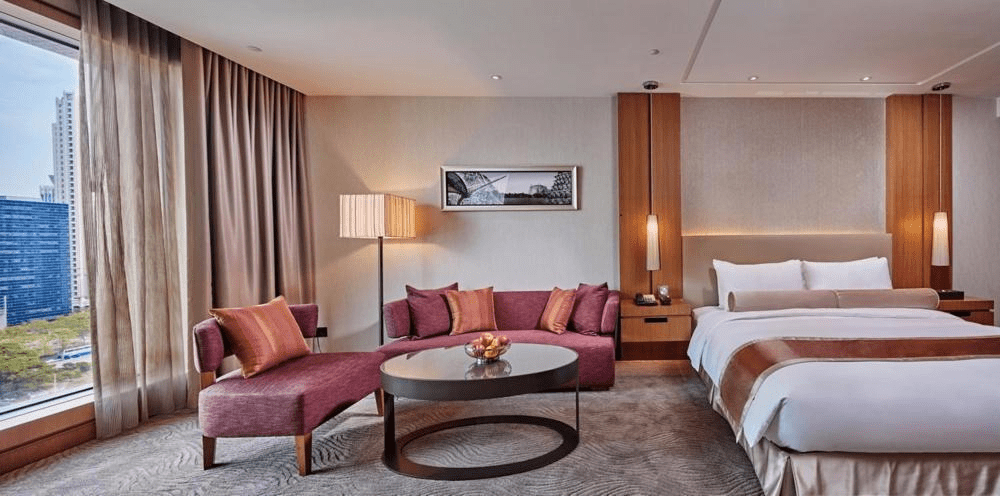 把行李放進台中街景裡，從逢甲到七期慢慢選一晚舒服的住宿