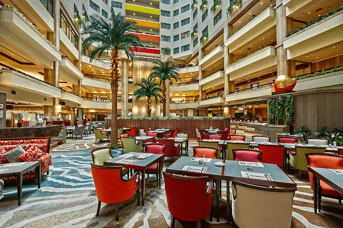 在大安區找一個不張揚的落腳處，入住台北福華飯店，讓住宿與美食自然接上行程