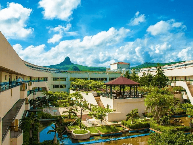 走進墾丁小灣海岸的慢日子，在墾丁福華渡假飯店住進被海風包圍的假期節奏