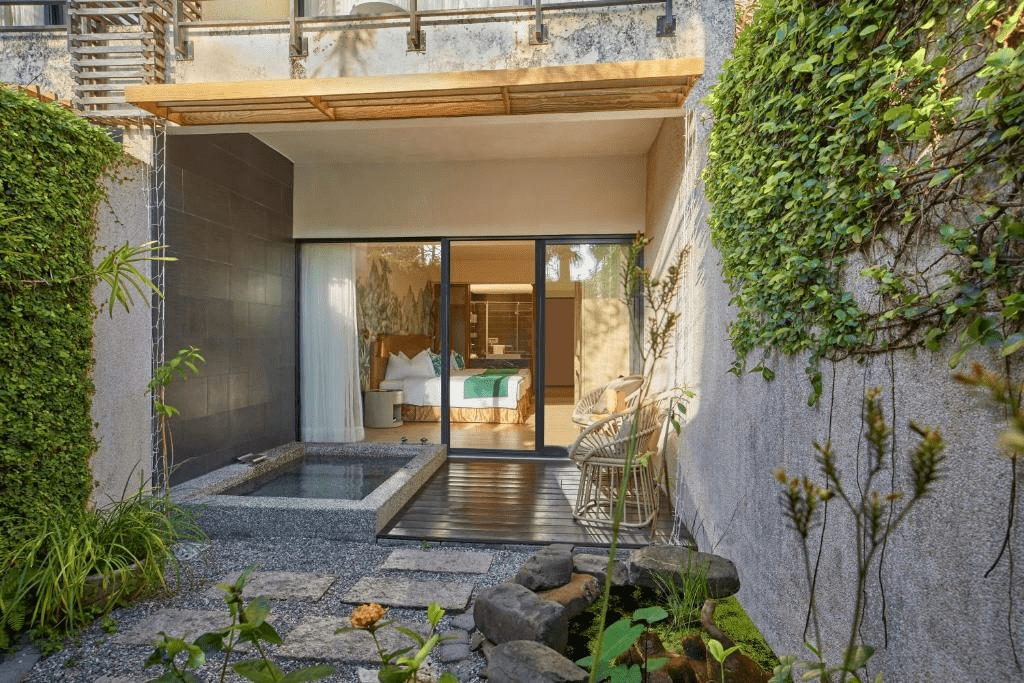 白天看海、夜晚散步墾丁大街，在凱撒大飯店住進剛剛好的假期步調